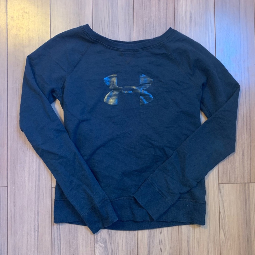 Black Under Armour crew neck sweatshirt